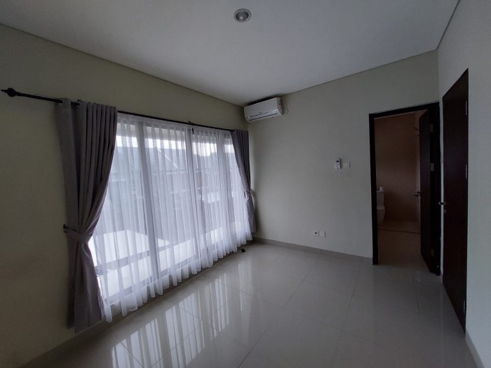 Rumah disewakan di cluster Cosmo Lippo Cikarang